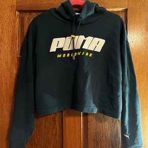 Puma cropped sweatshirt | size large |